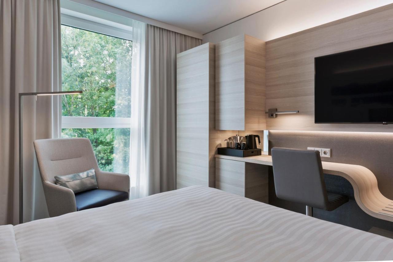 Hotel Courtyard By Marriott Oberpfaffenhofen Munich South Gilching Esterno foto